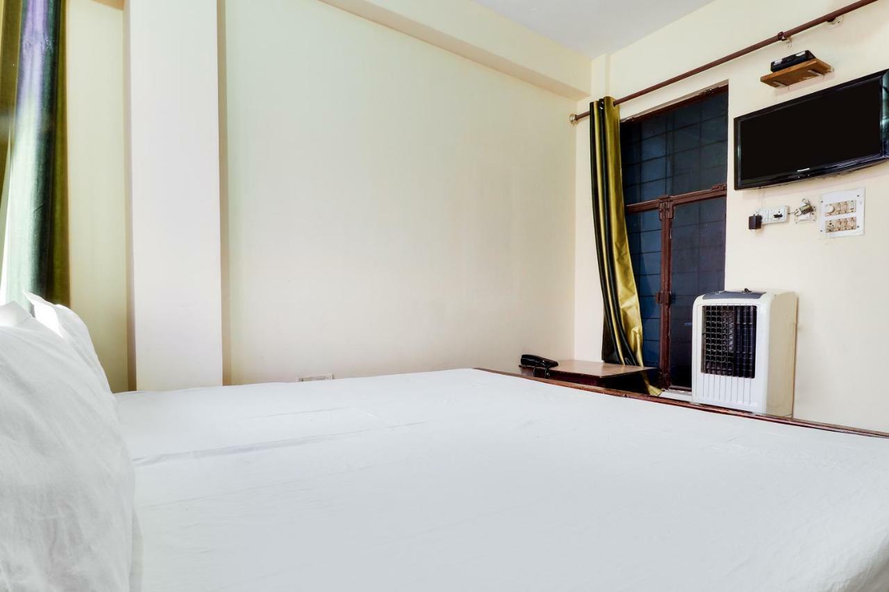 Spot On 38567 Hotel Aryan ลัคเนา ภายนอก รูปภาพ
