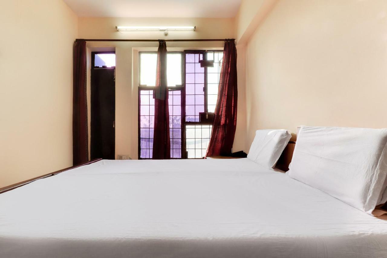 Spot On 38567 Hotel Aryan ลัคเนา ภายนอก รูปภาพ