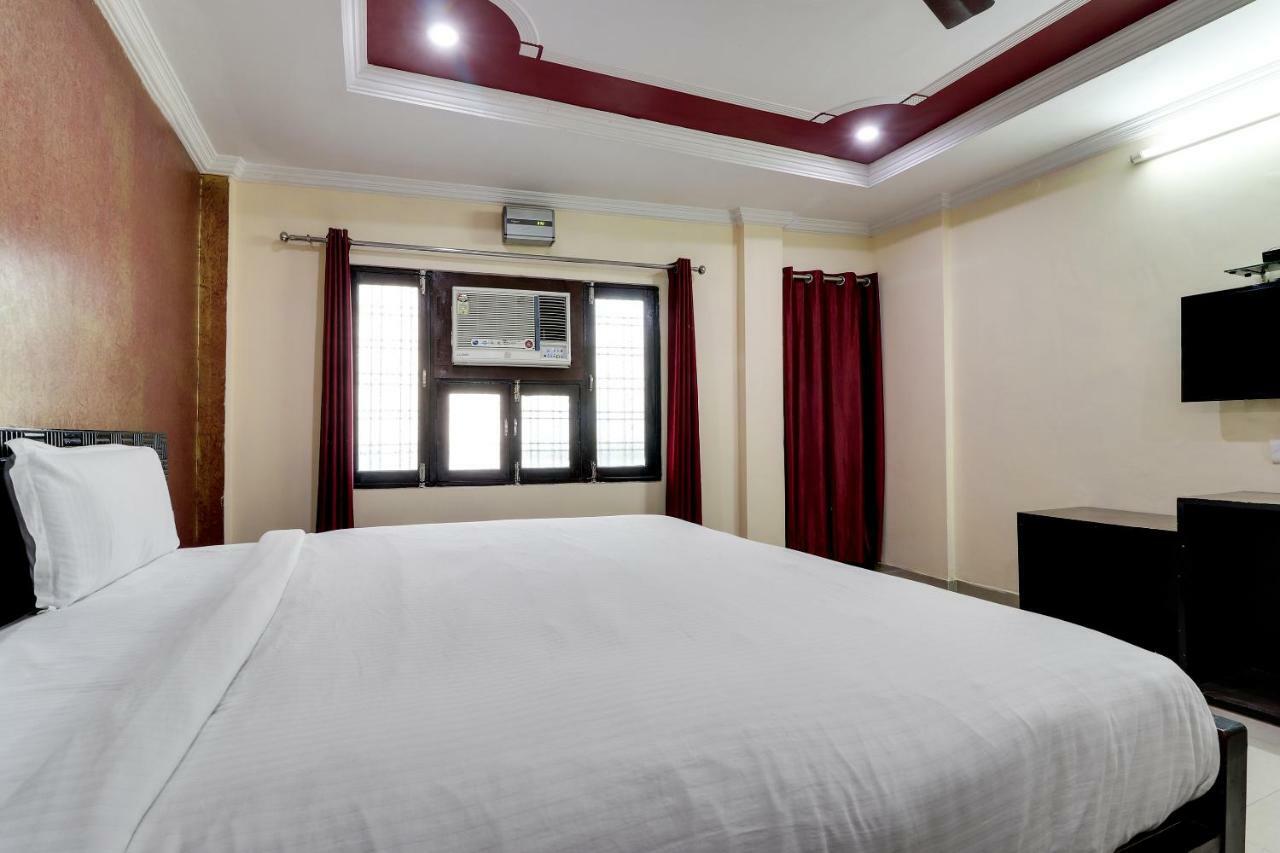 Spot On 38567 Hotel Aryan ลัคเนา ภายนอก รูปภาพ
