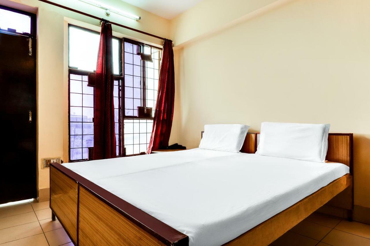 Spot On 38567 Hotel Aryan ลัคเนา ภายนอก รูปภาพ