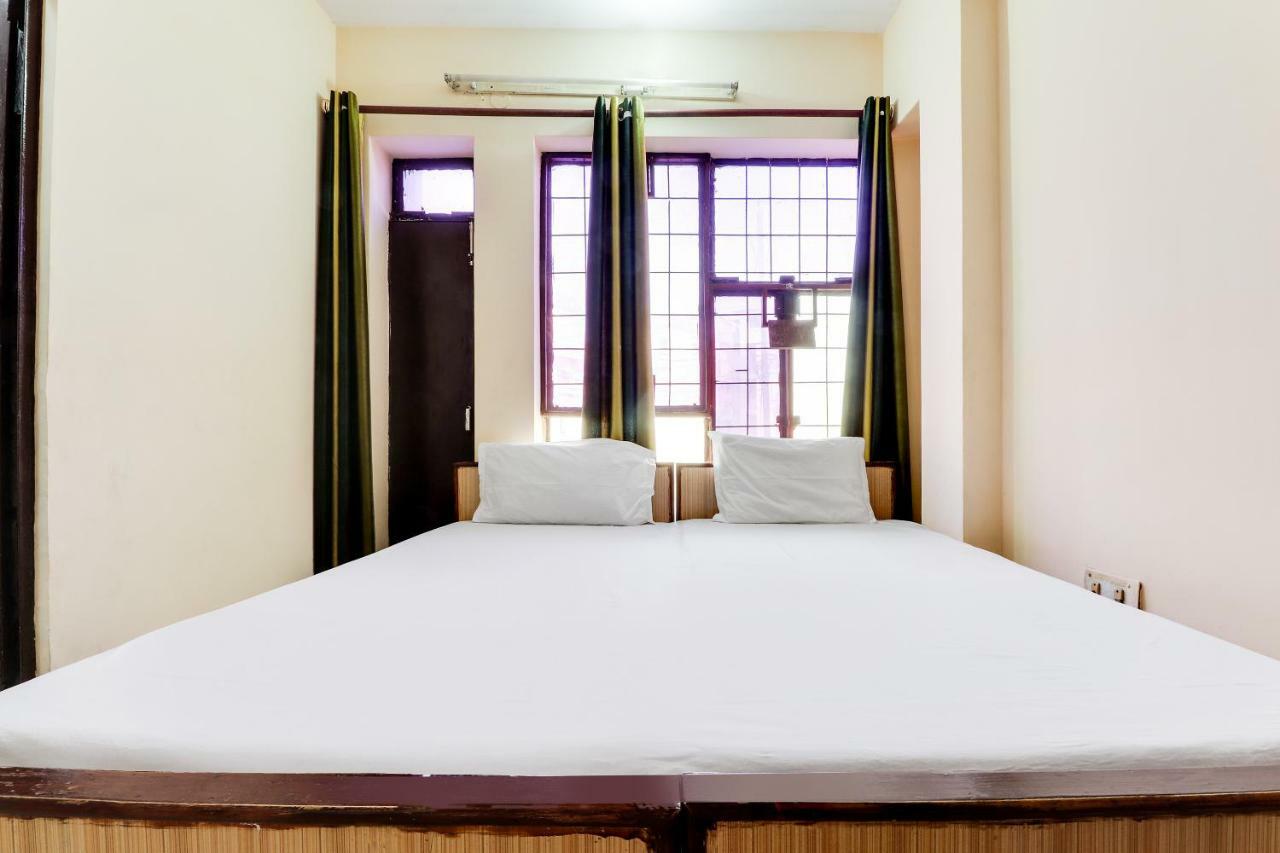 Spot On 38567 Hotel Aryan ลัคเนา ภายนอก รูปภาพ