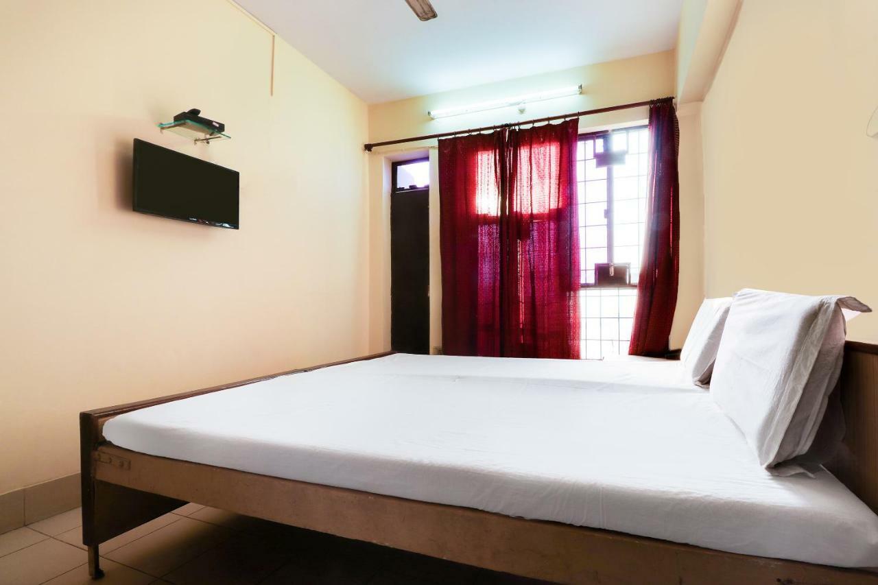 Spot On 38567 Hotel Aryan ลัคเนา ภายนอก รูปภาพ