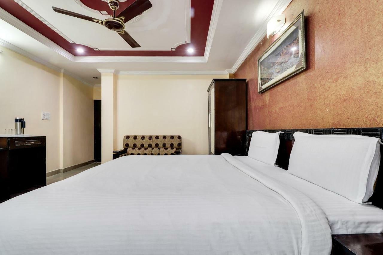 Spot On 38567 Hotel Aryan ลัคเนา ภายนอก รูปภาพ